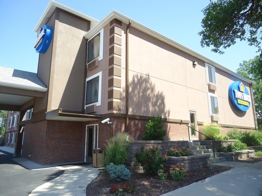 Town House Extended Stay Hotel Downtown - photo 42