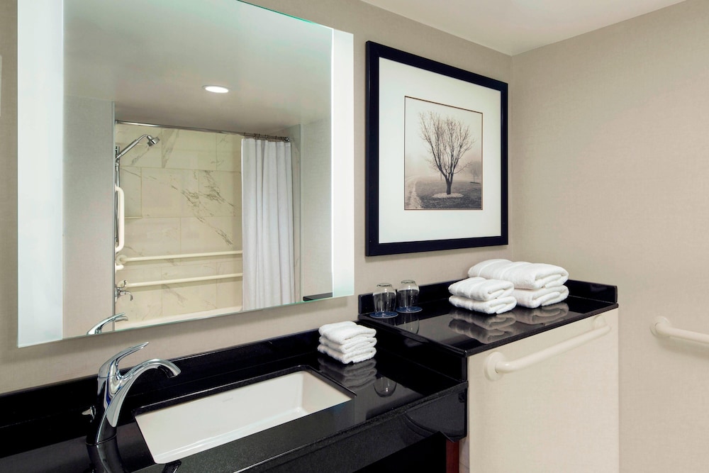 Sheraton West Des Moines Hotel - photo 25