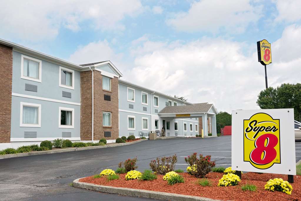 Super 8 By Wyndham Lexington Hamburg Area — Lexington