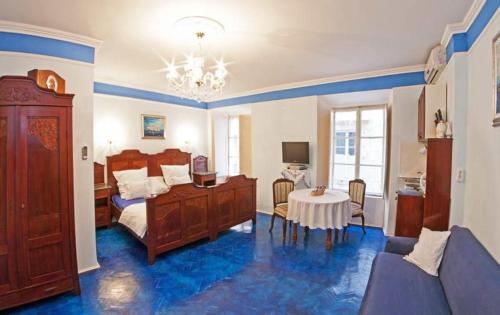 1 Bed Sleeps 2 Centre of Old Town w Wifi
