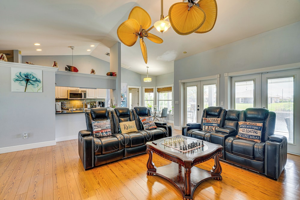 Lakefront Cape Coral Getaway w Furnished Lanai
