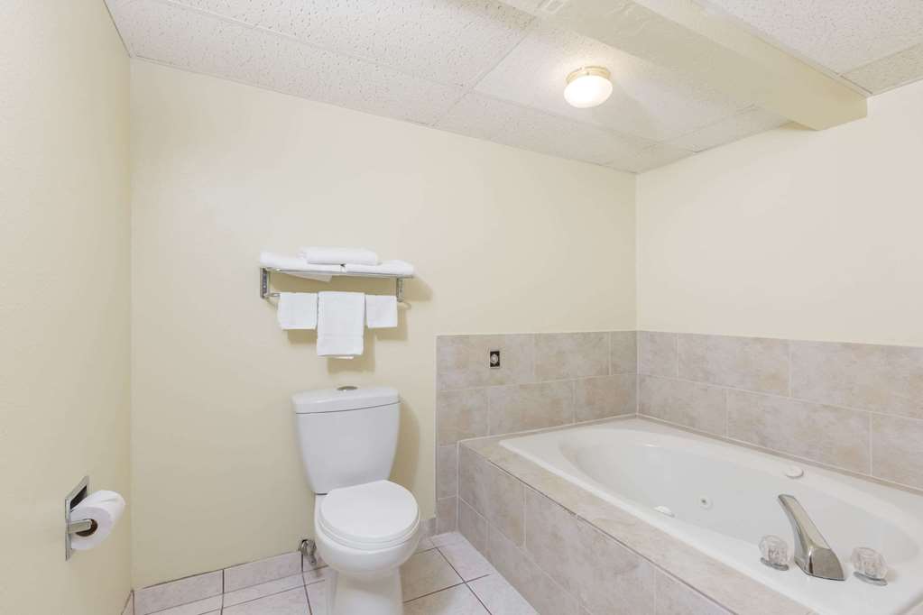 Super 8 by Wyndham Newton - photo 12