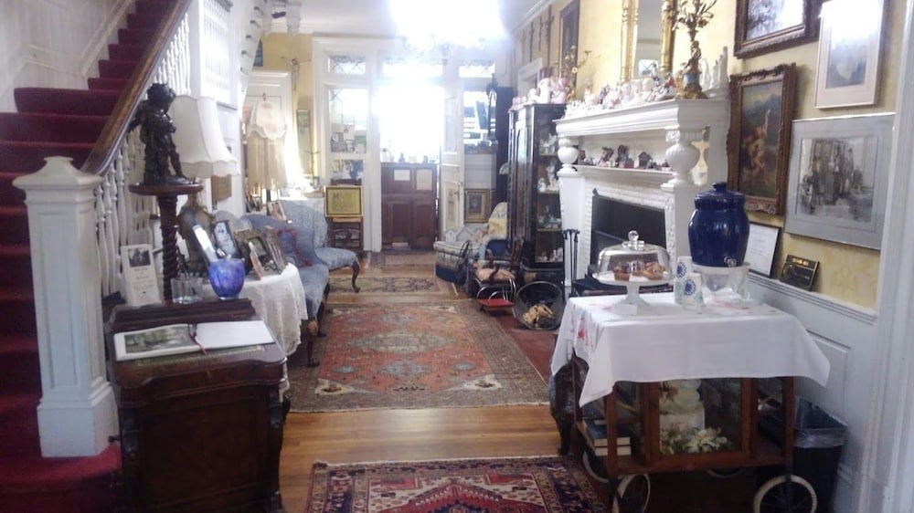 The Inn at Brevard - photo 2