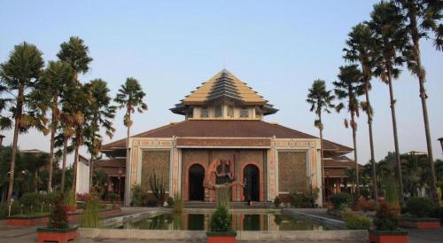 D’Paragon Seturan 2 — Depok — photo 2