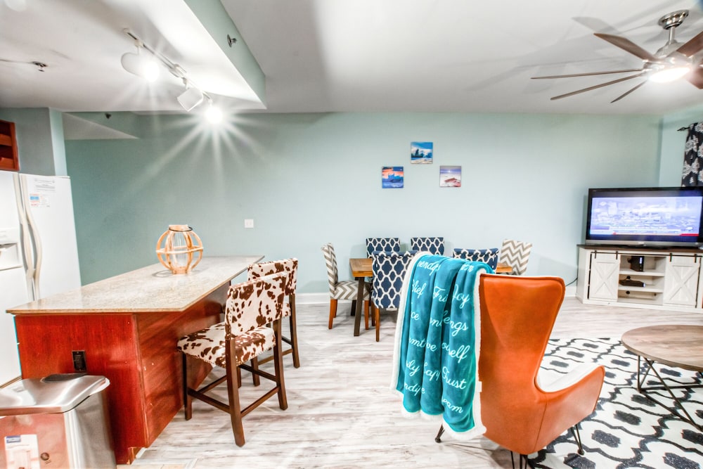 Laketown Wharf Resort by Aneliya's Rentals - photo 490