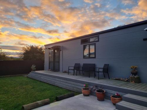 PWL Healing Retreat Accommodation — 4-Star Luxury Hotel in Rotorua, New Zealand