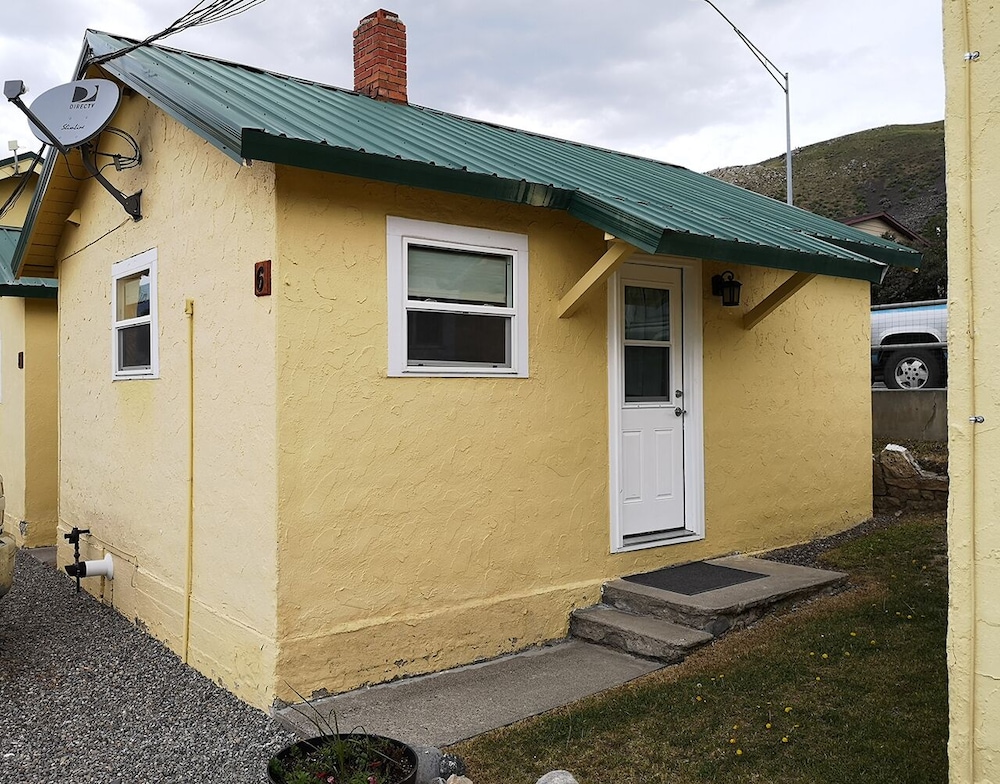 Yellowstone Riverside Cottages - photo 76