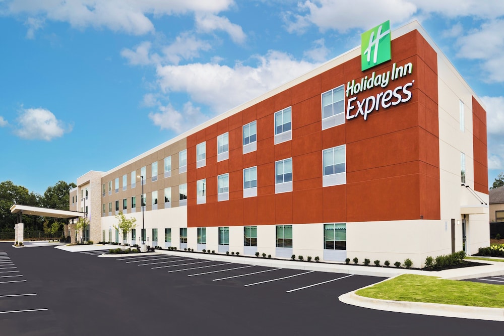 Holiday Inn Express Columbus Northeast — hotel near Columbus Airport