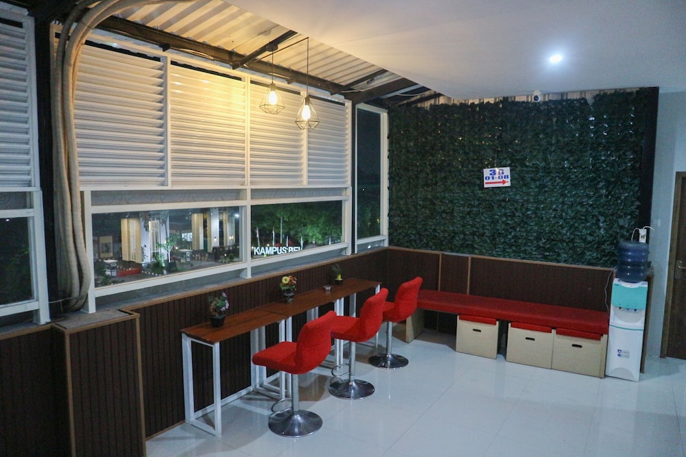 K1 Upn - last minute hotel in Surabaya