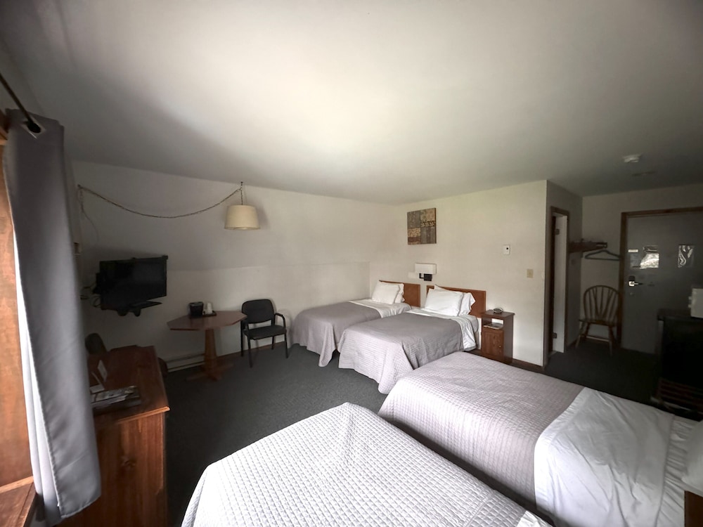 Lake Ontario Motel & Inn - photo 20