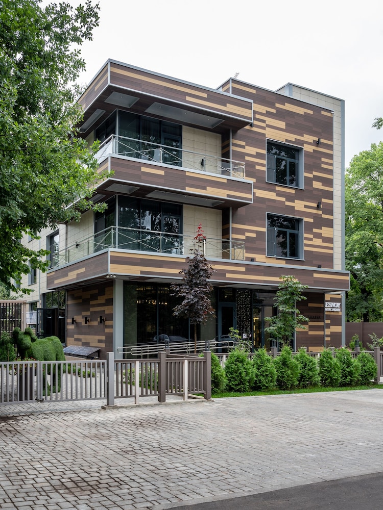 Lesnoy Country House — 4-Star Luxury Hotel in Lesnoy Gorodok, Russia