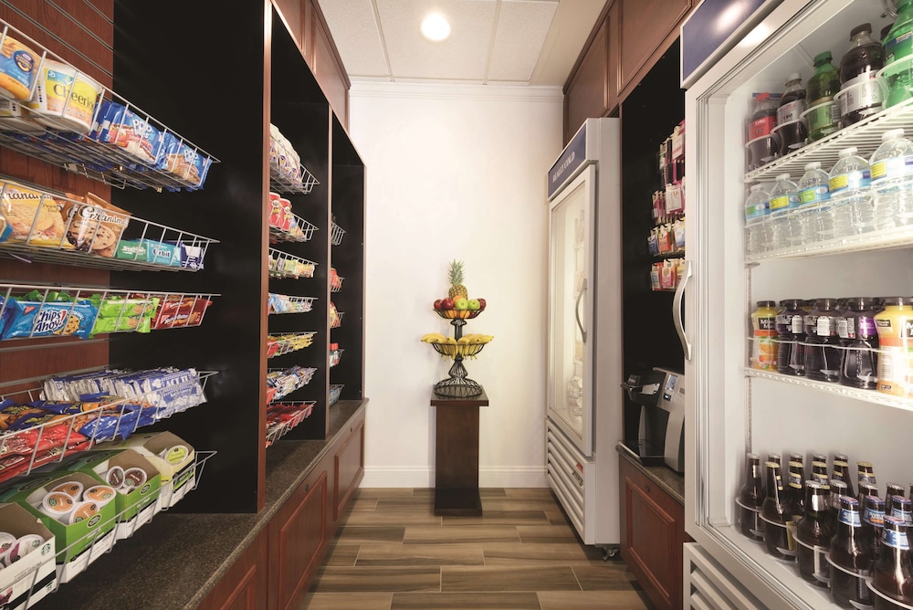 Hilton Garden Inn Akron Canton Airport - photo 23