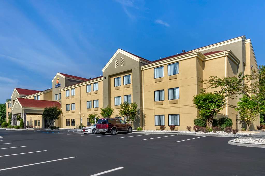 Comfort Inn & Suites Troutville Roanoke North Daleville - photo 2