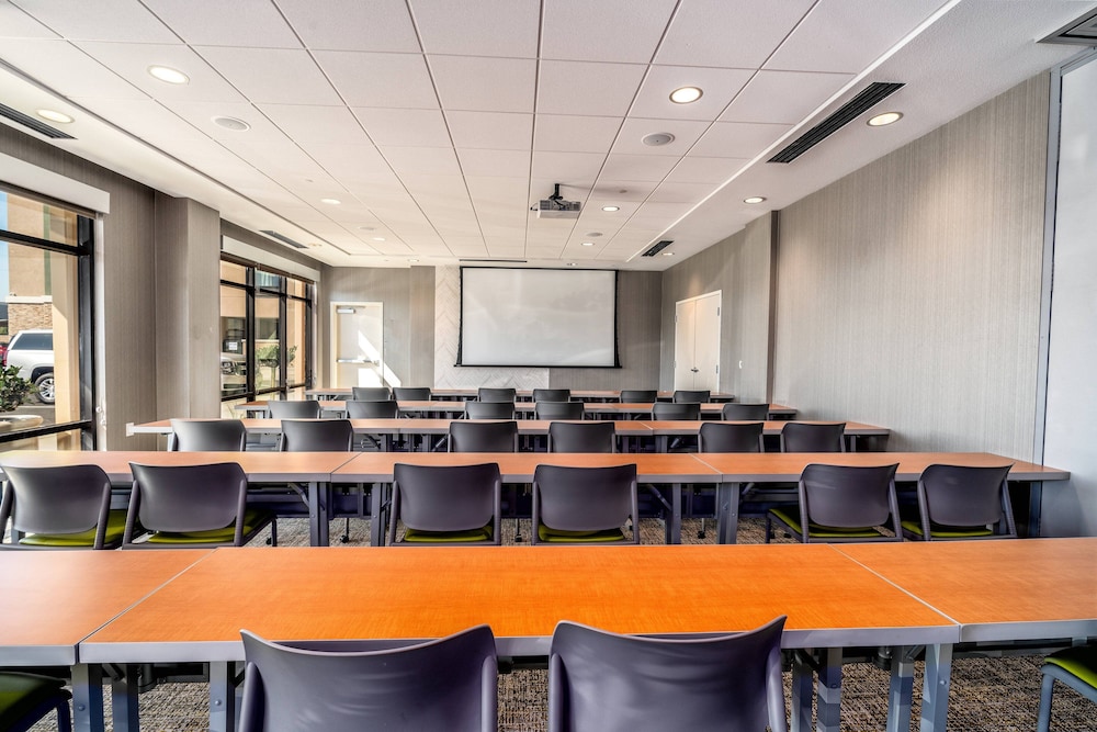 SpringHill Suites by Marriott Oakland Airport - photo 9