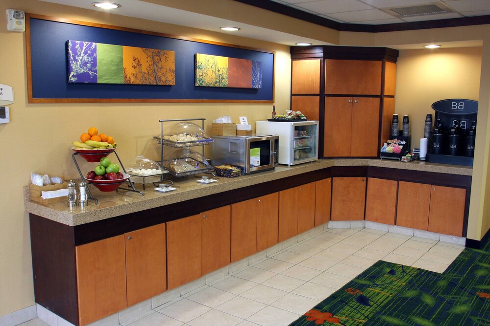Fairfield Inn and Suites by Marriott Marion - photo 10