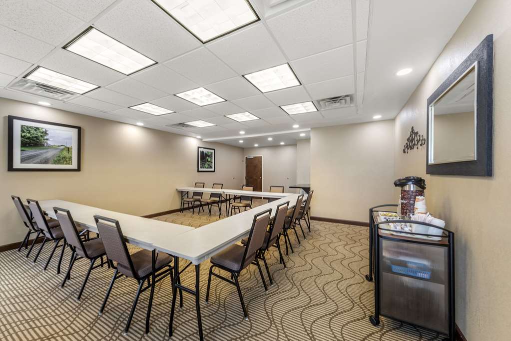 Comfort Suites Cullman I 65 Exit 310 - photo 32