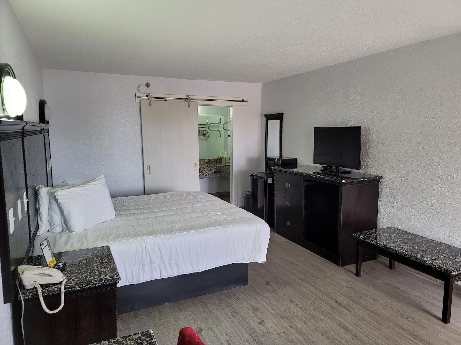 Fairway Inn - photo 8