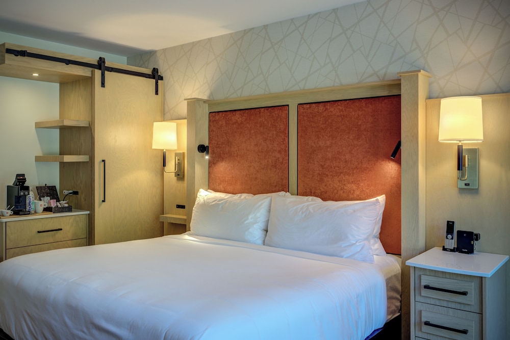 The Embers Hotel - photo 26