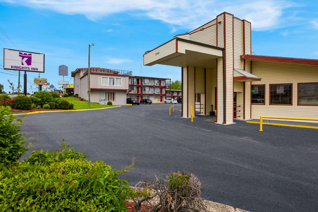 Knights Inn Fayetteville Fort Bragg in Fayetteville, United States