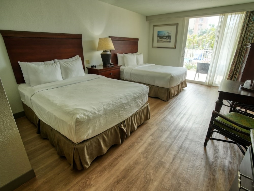 Treasure Island Hotel and Marina - photo 9