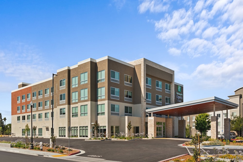 Holiday Inn Express & Suites Suisun City by IHG - photo 51
