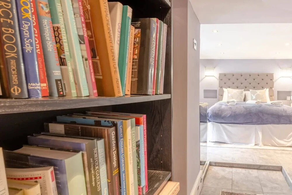 Swanky Apartment in Bethnal Green with Garden — 4-Star Luxury Hotel in London, United Kingdom