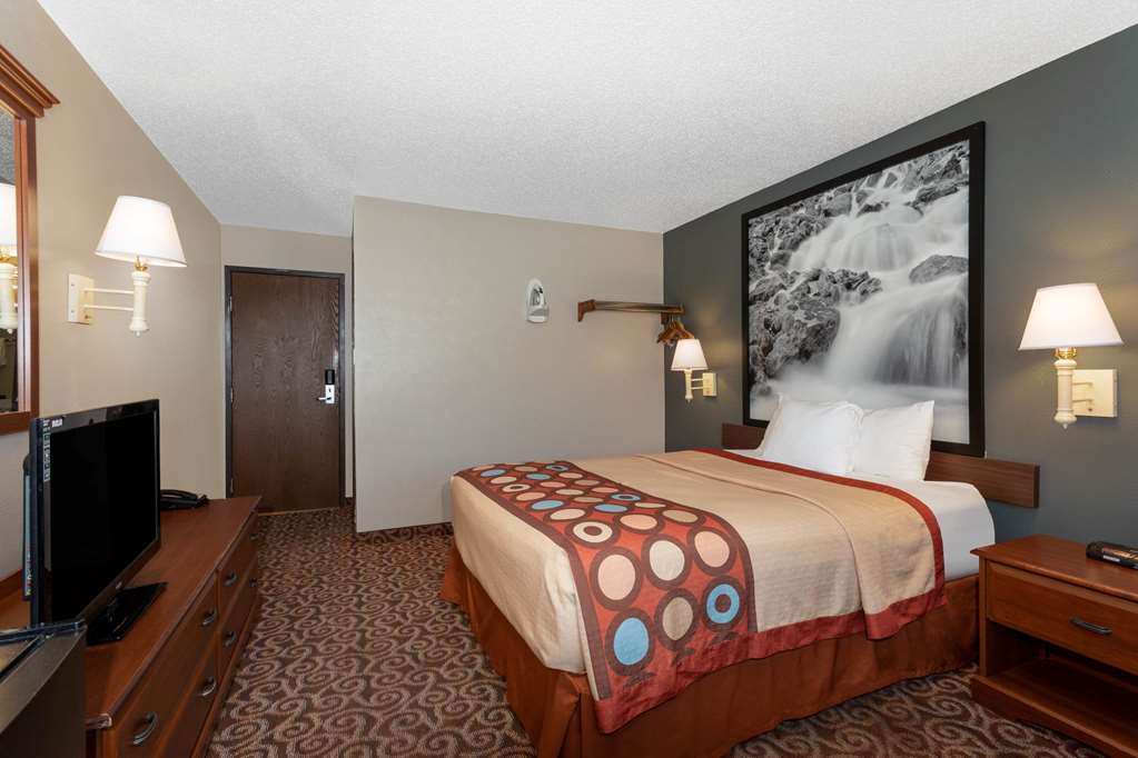 Super 8 by Wyndham Gillette - photo 11
