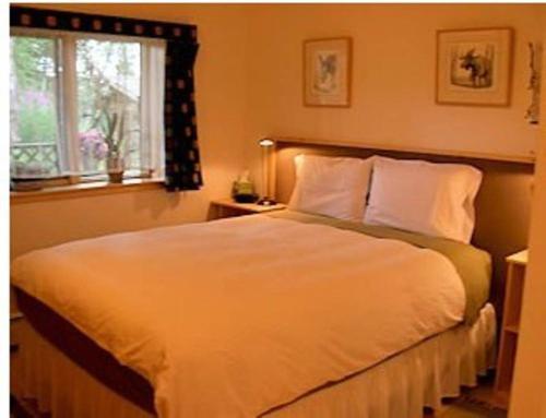 Alaska Chalet Bed & Breakfast — 4-Star Luxury Hotel in Eagle River, United States