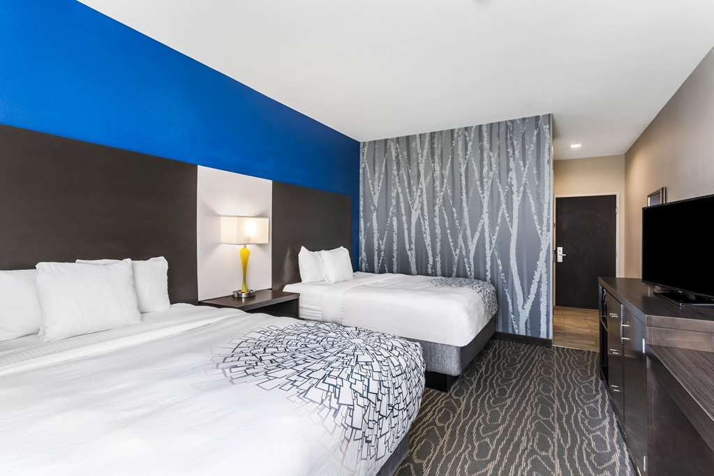 La Quinta Inn & Suites by Wyndham Odessa N. Sienna Tower - photo 20