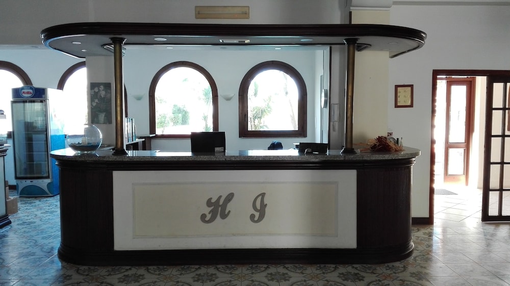 International Resort — hotel in Mondragone