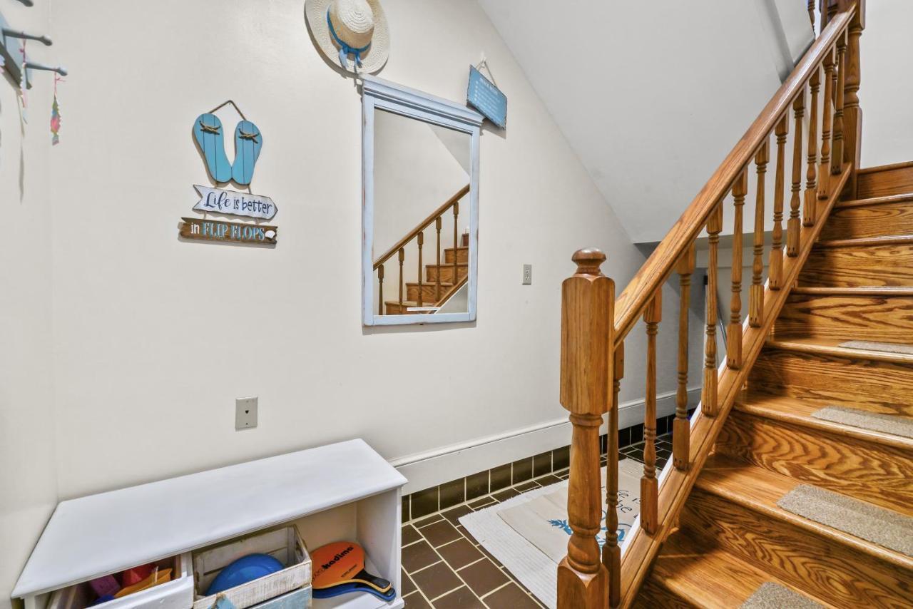 Sunset Dreams Pet Friendly Waterfront & Shared Dock - last minute hotel in Chincoteague