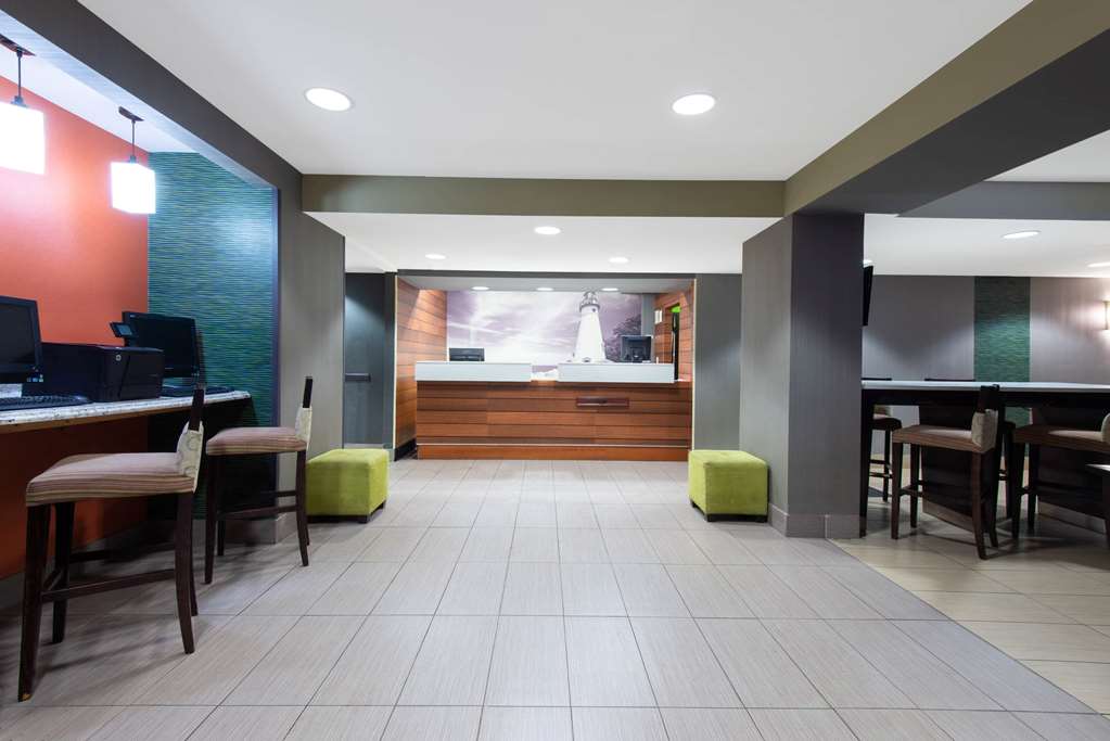 La Quinta Inn & Suites by Wyndham Erie - photo 13