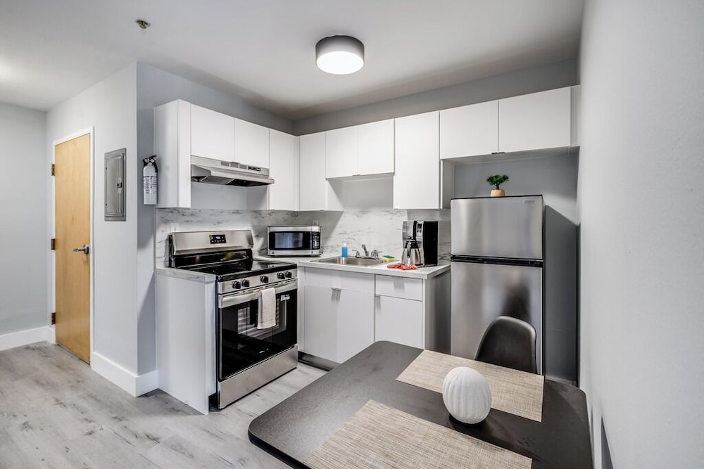 South River Suites - photo 34
