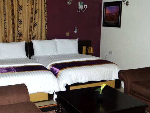 Graceville Hotel & Suites