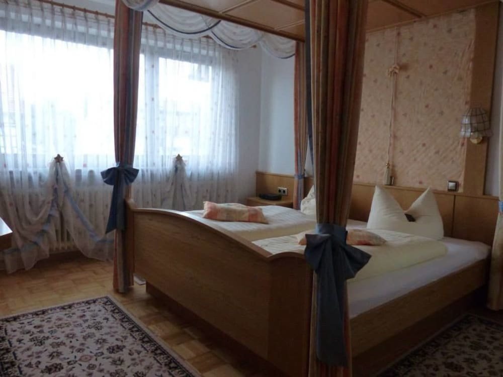 Landhotel zum Stern pet-friendly hotel Waldkappel