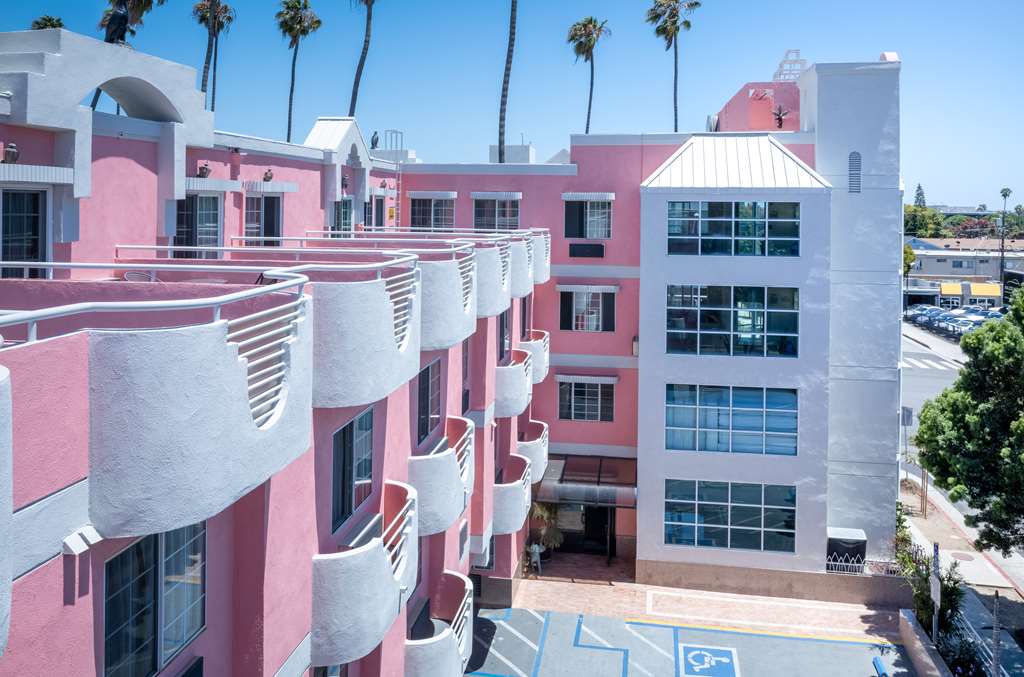 Days Inn by Wyndham Santa Monica - photo 6