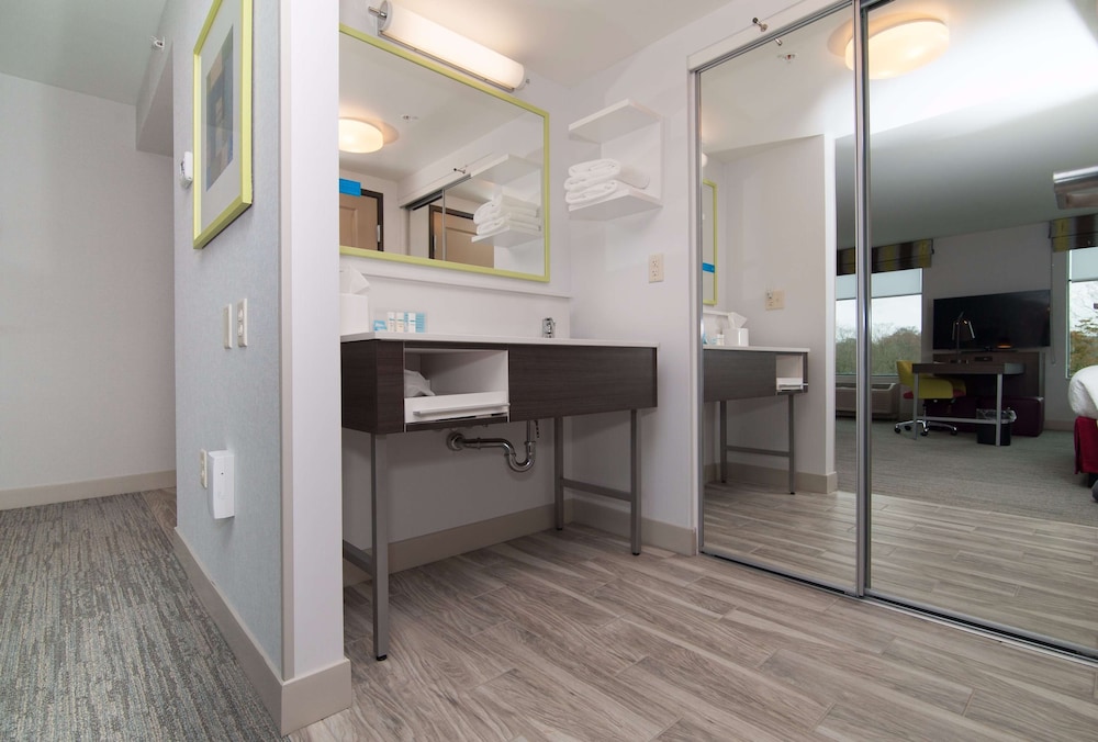 Hampton Inn Norwich - photo 14