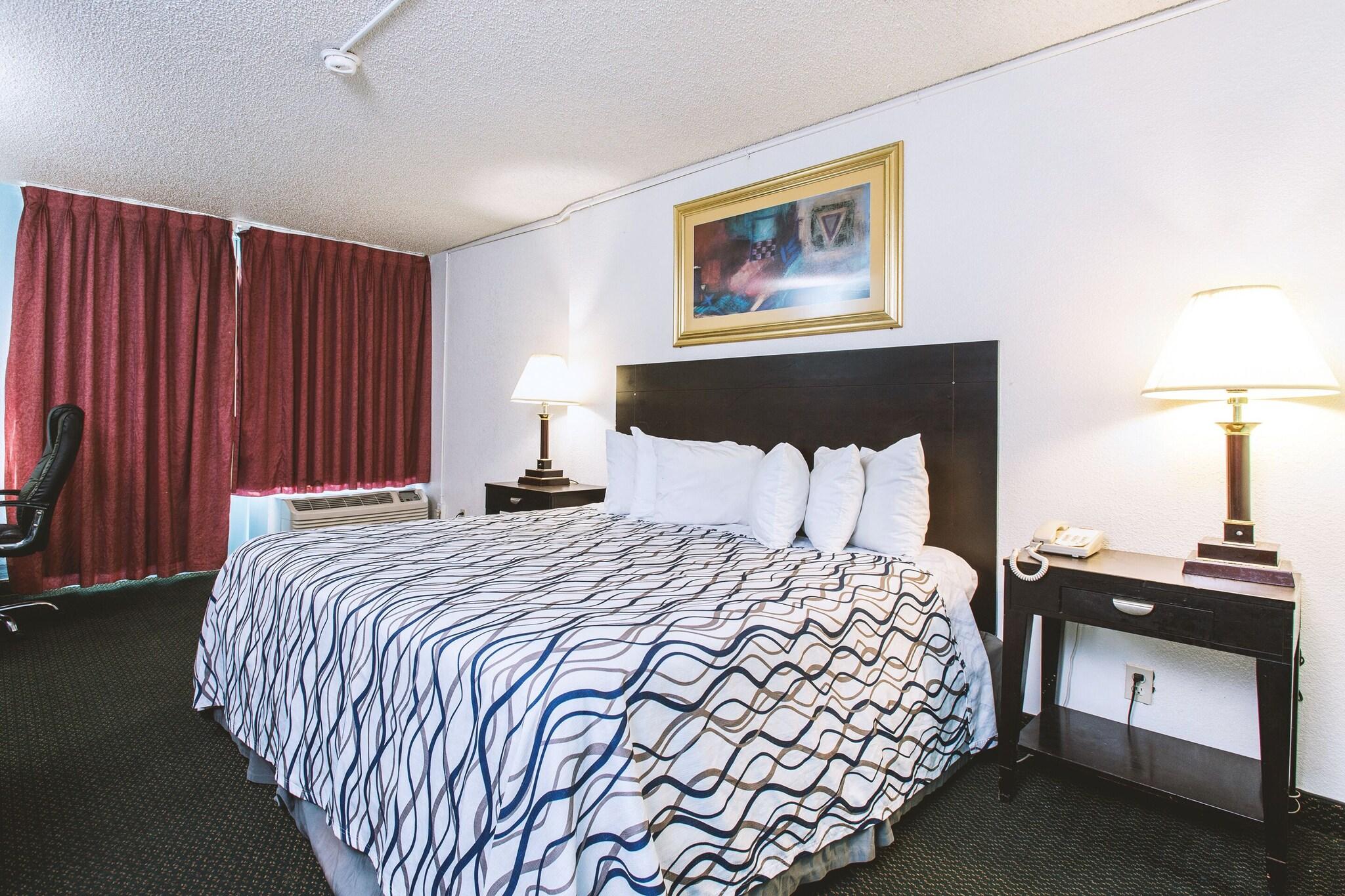 Days Inn and Suites by Wyndham Wichita East - photo 6
