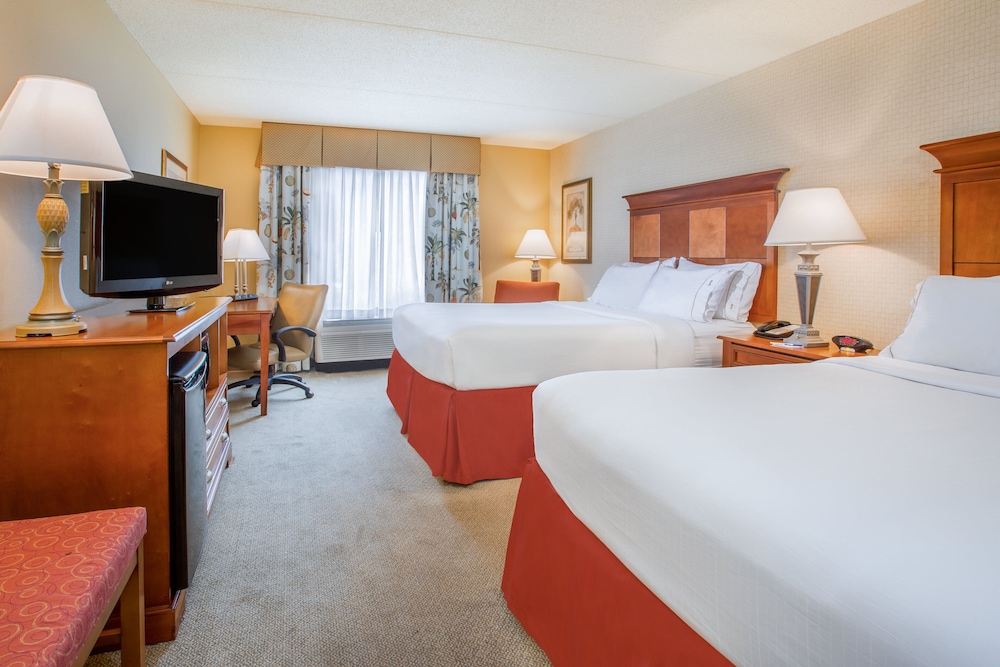 Holiday Inn Express & Suites Bloomington by IHG - photo 7