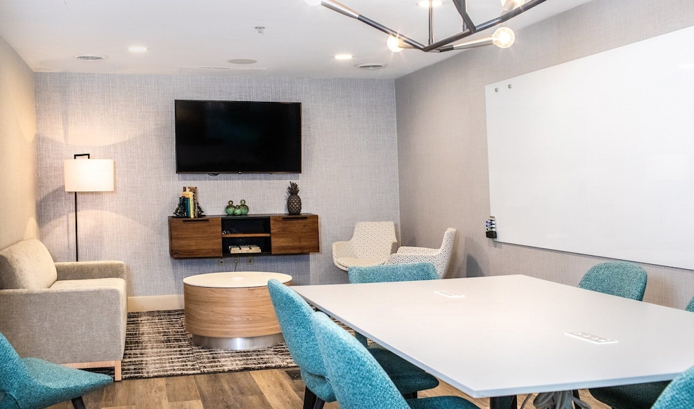 Crowne Plaza Charleston Airport Conv Ctr by IHG - photo 78