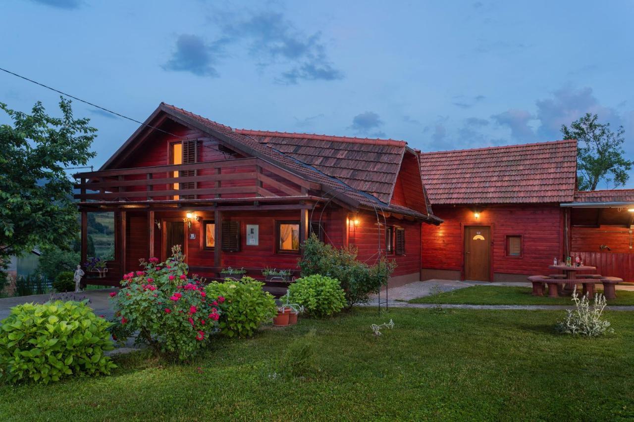 Kuca Za Odmor Jezero — hotel in Ogulin