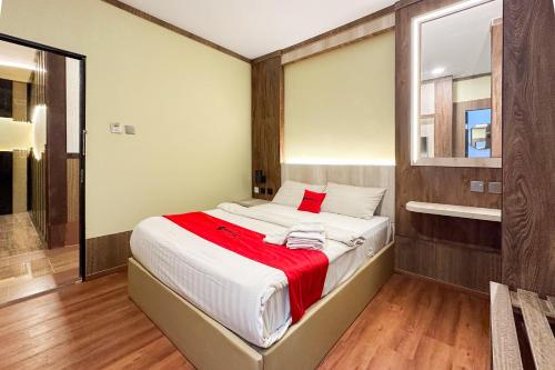 RedDoorz Plus at Pasar Bengkong Centre Batam in Batam, Indonesia