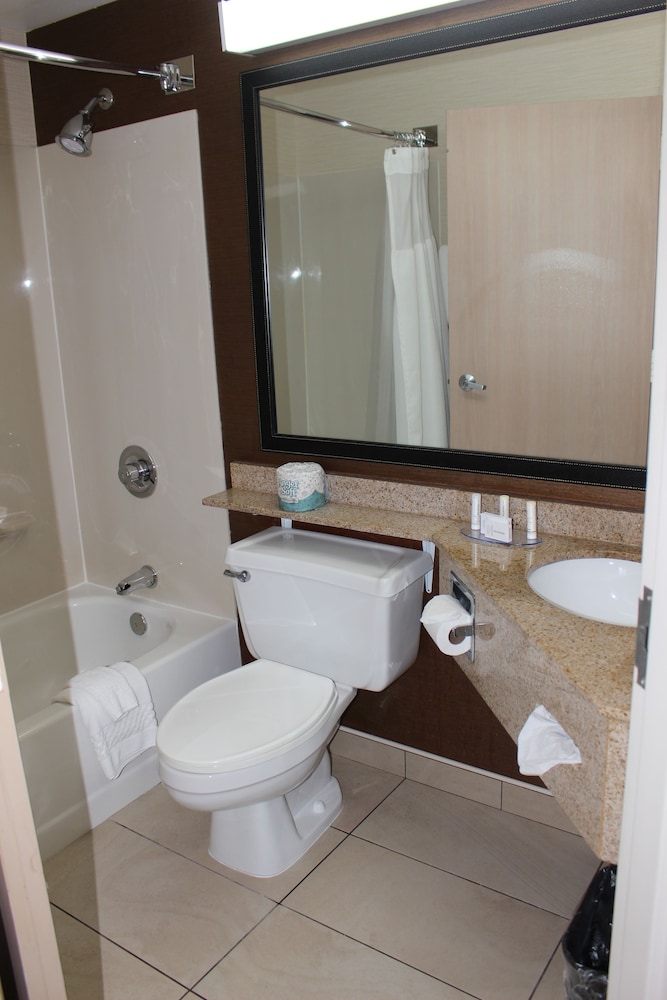 Fairfield Inn & Suites by Marriott Kansas City Liberty - photo 54