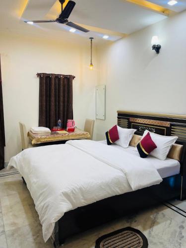 Homestay Comforts 500m from Amritsar Airport