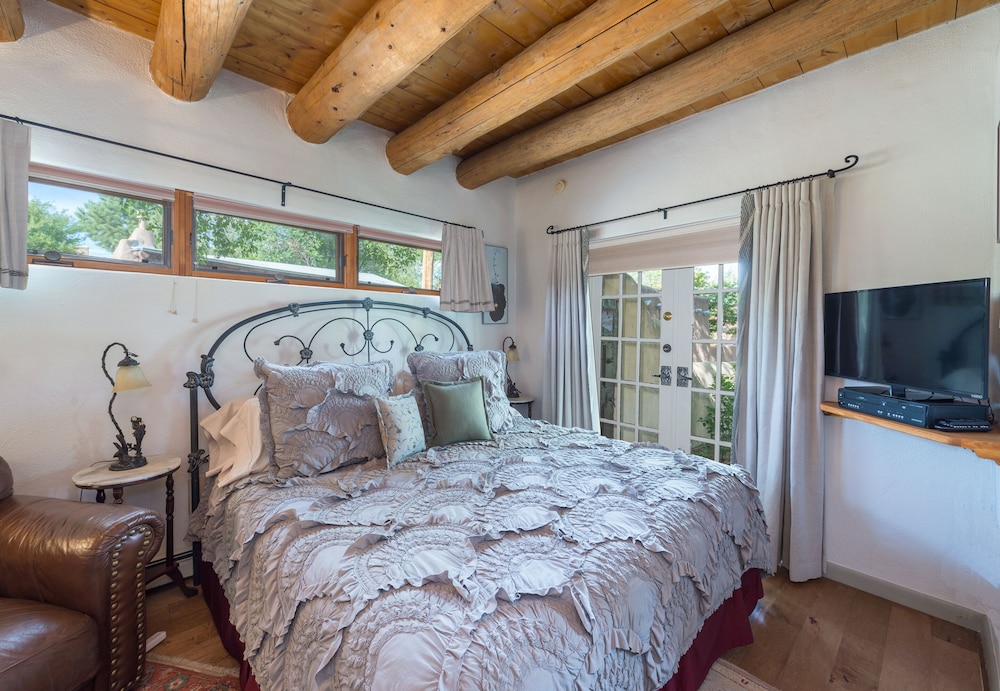 Inn on La Loma Plaza - photo 14