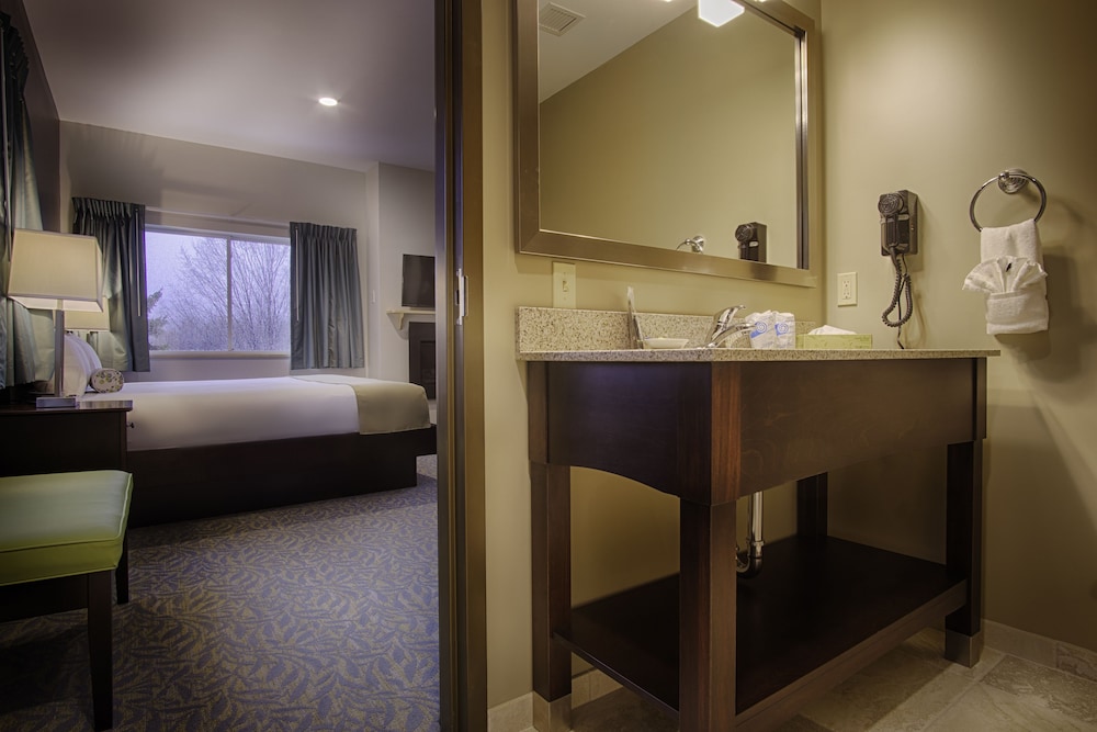 Sun & Ski Inn And Suites - photo 27