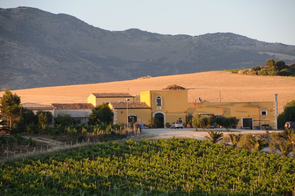 Baglio Pocoroba — 4-Star Luxury Hotel in Calatafimi, Italy