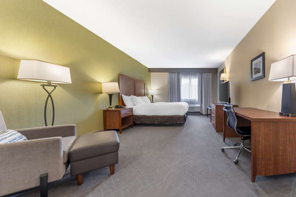 Comfort Inn & Suites LaVale Cumberland - photo 14