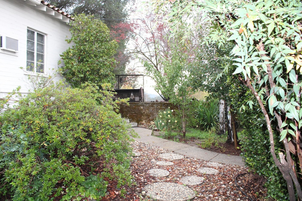 The Bonnie Inn Unit 1 - photo 15