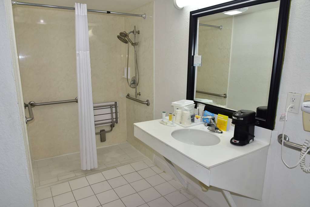 Days Inn by Wyndham Stuart - photo 22